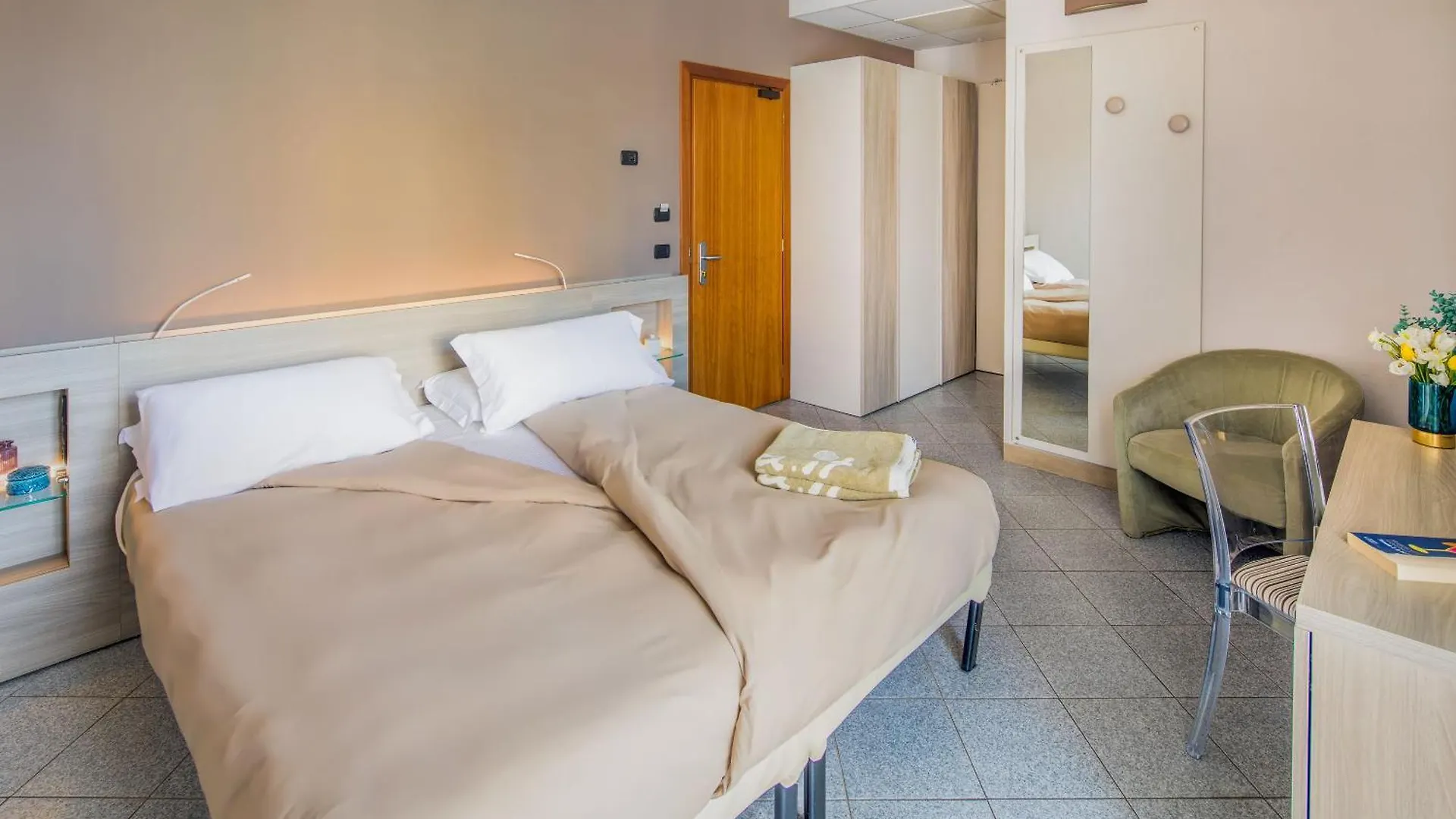 Hotel Gabriella Diano Marina 3*,  Italy